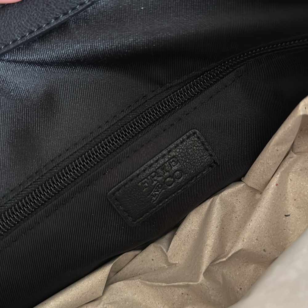 Frye and Co Leather Tote Bag - Picture 4 of 4
